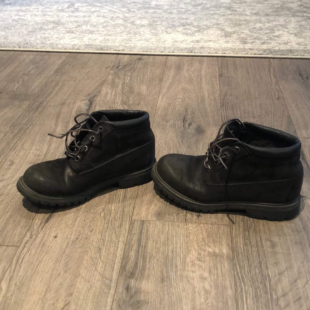 Black timberland low boots